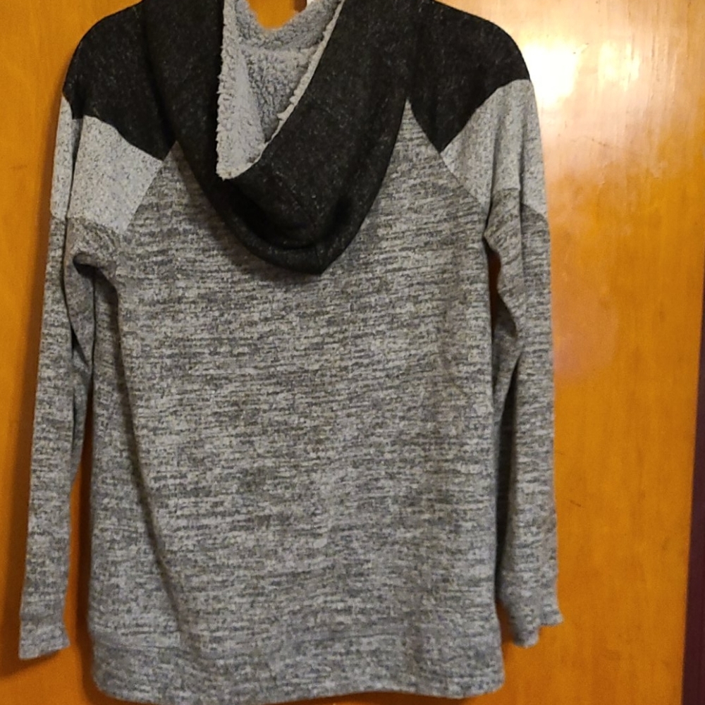 Sweater - Picture 2 of 4